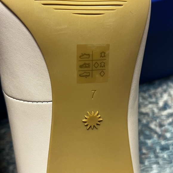 Stuart Weizman Polish 95 mm Pump 37.5 - Picture 6 of 10